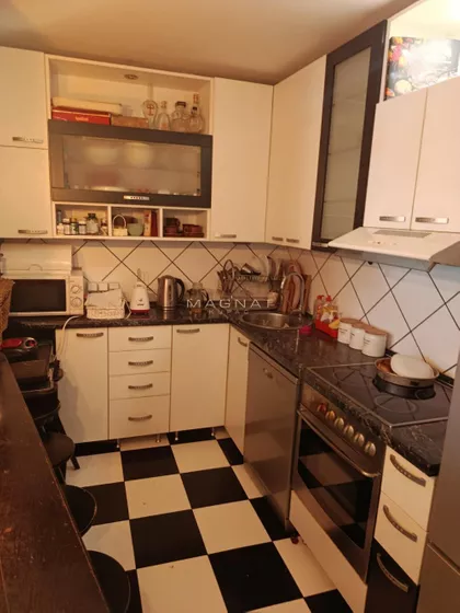 Ljubostinjska | 4zida.rs