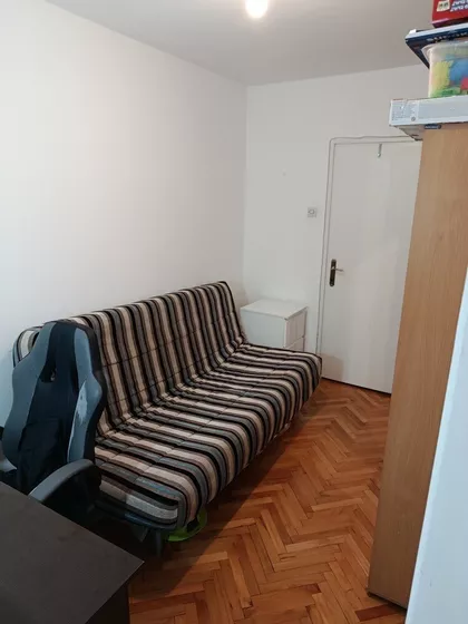 Crveni Pevac | 4zida.rs