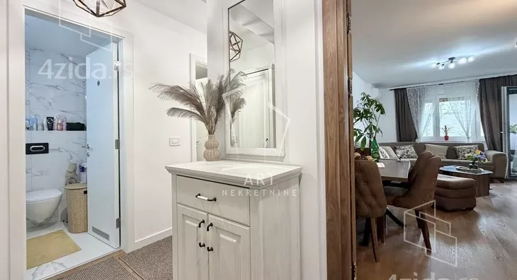 Troiposoban stan | 4zida