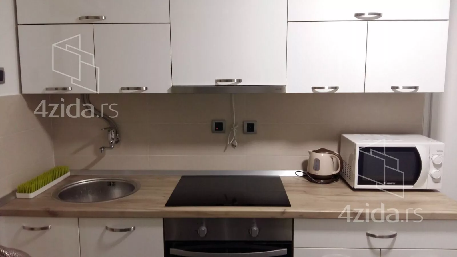 Petosoban stan | 4zida