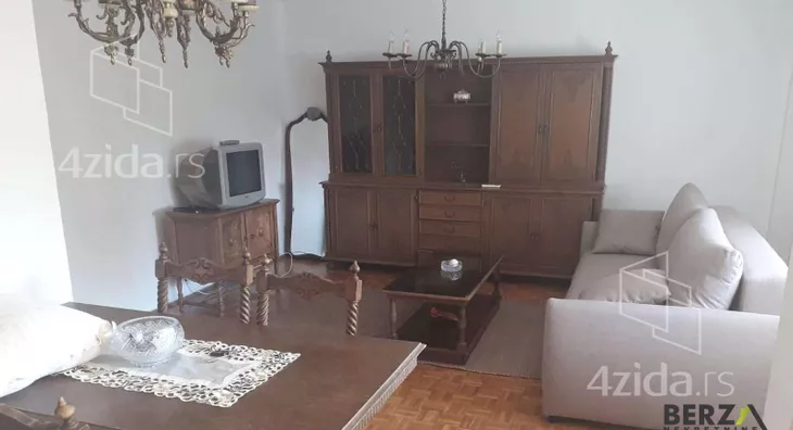 Četvoroiposoban stan | 4zida