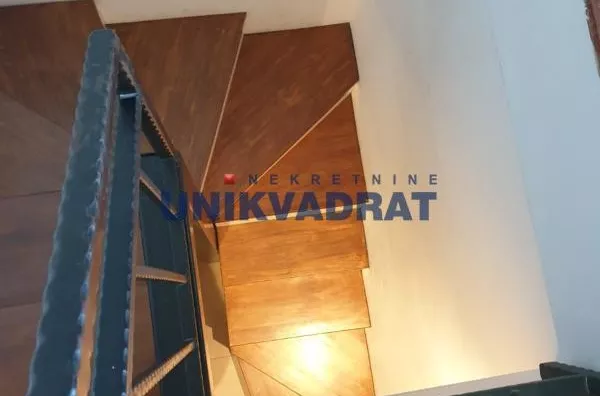 Šestosoban stan | 4zida