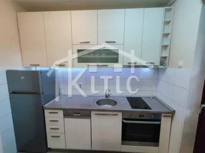 Ekonomski/Pravni Fakultet | 4zida.rs