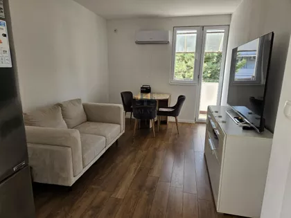 Zemun Polje | 4zida.rs