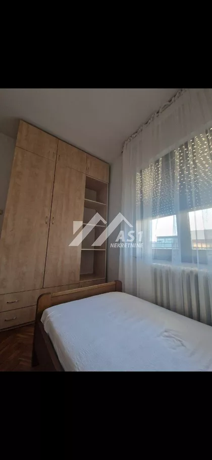 Pozorišni trg | 4zida.rs