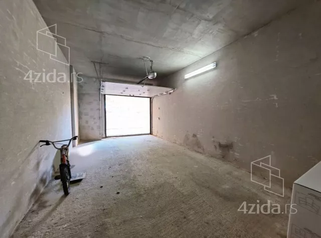 Garaža | 4zida