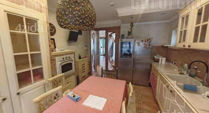 5-etažna kuća | 4zida