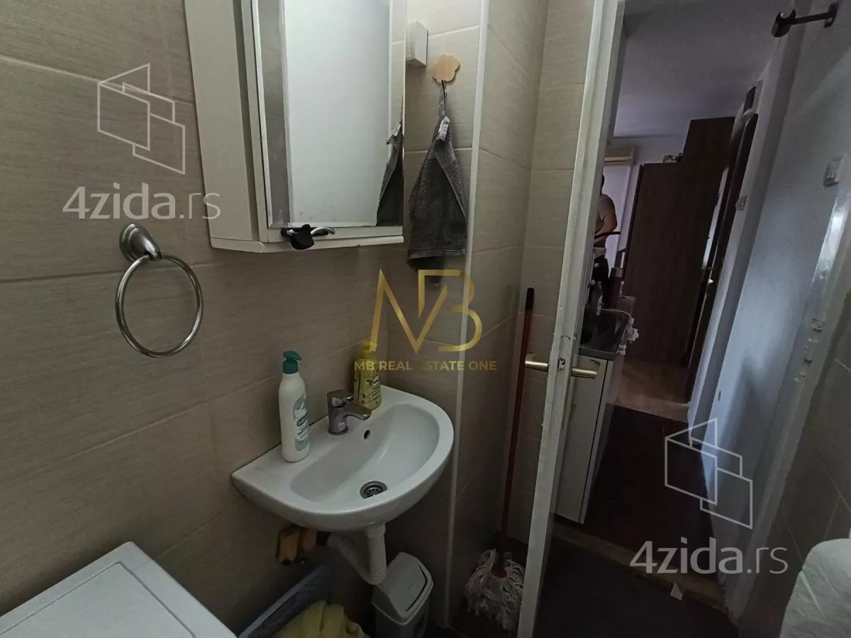 Četvoroiposoban stan | 4zida