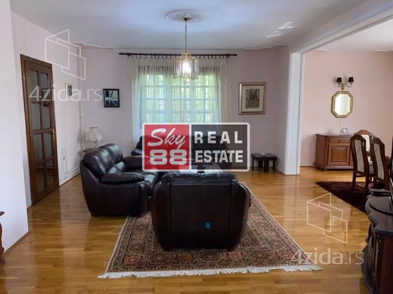 Šestosoban stan | 4zida