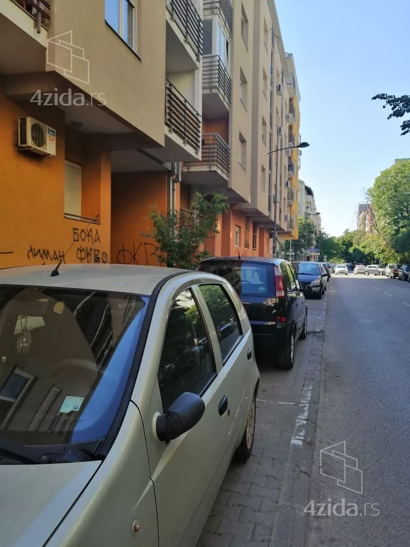 Parking | 4zida