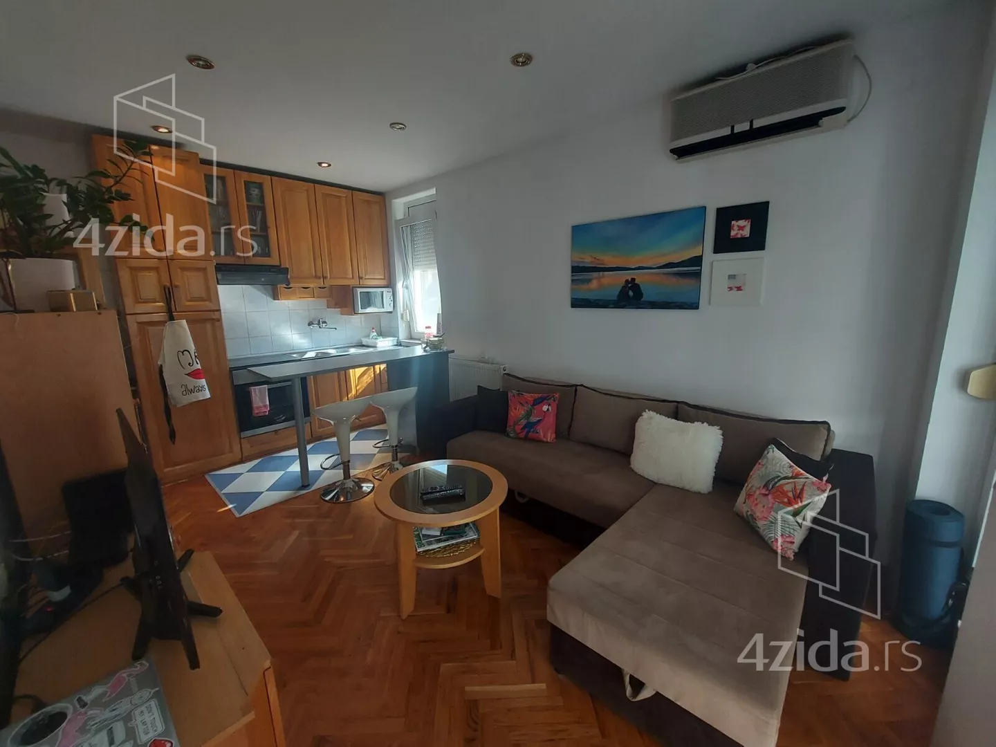 Jednoiposoban stan | 4zida