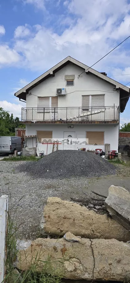 Sremčica | 4zida.rs
