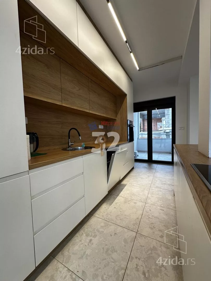 Petosoban stan | 4zida