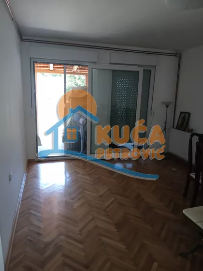 Kninska | 4zida.rs