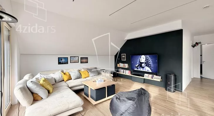 Troiposoban stan | 4zida