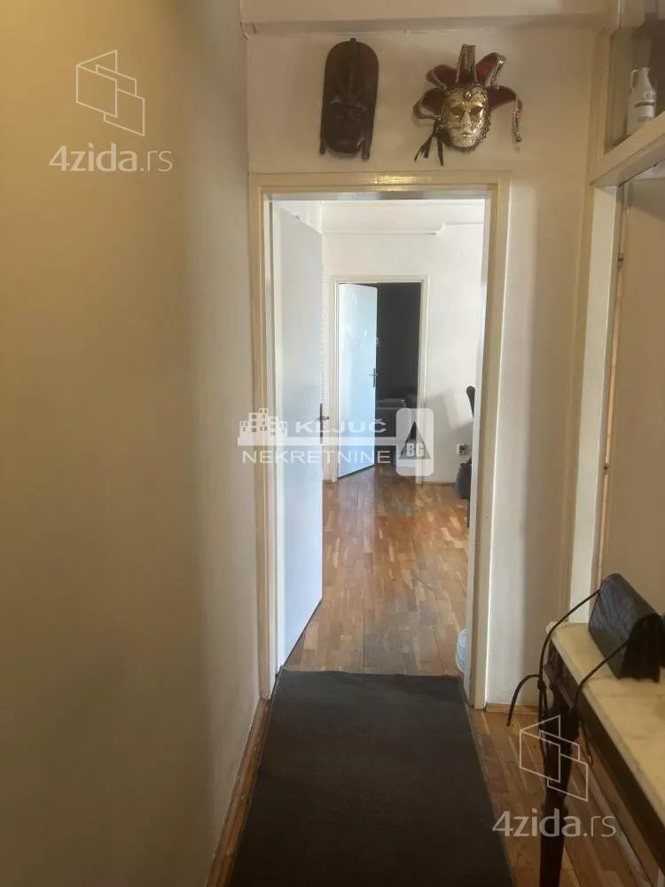 Četvoroiposoban stan | 4zida