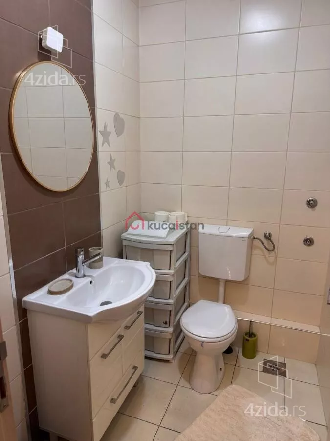 Troiposoban stan | 4zida