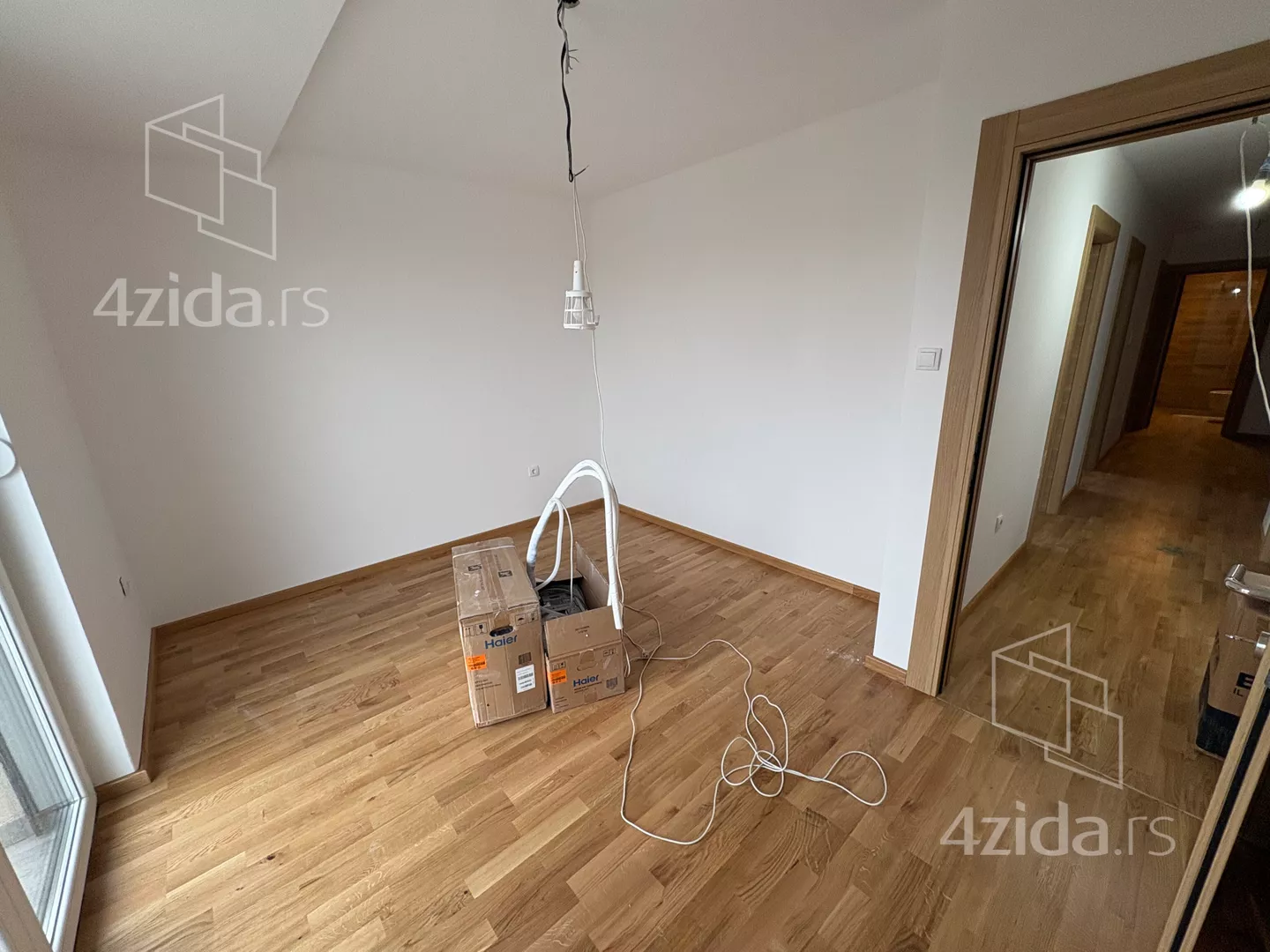 Petosoban stan | 4zida