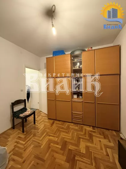 13. oktobra | 4zida.rs