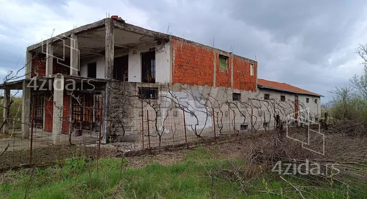 Lokal | 4zida