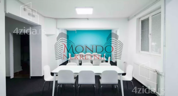 Poslovna zgrada | 4zida