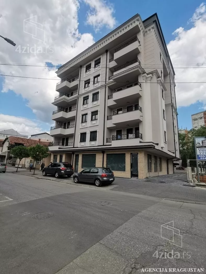 Poslovni prostor | 4zida