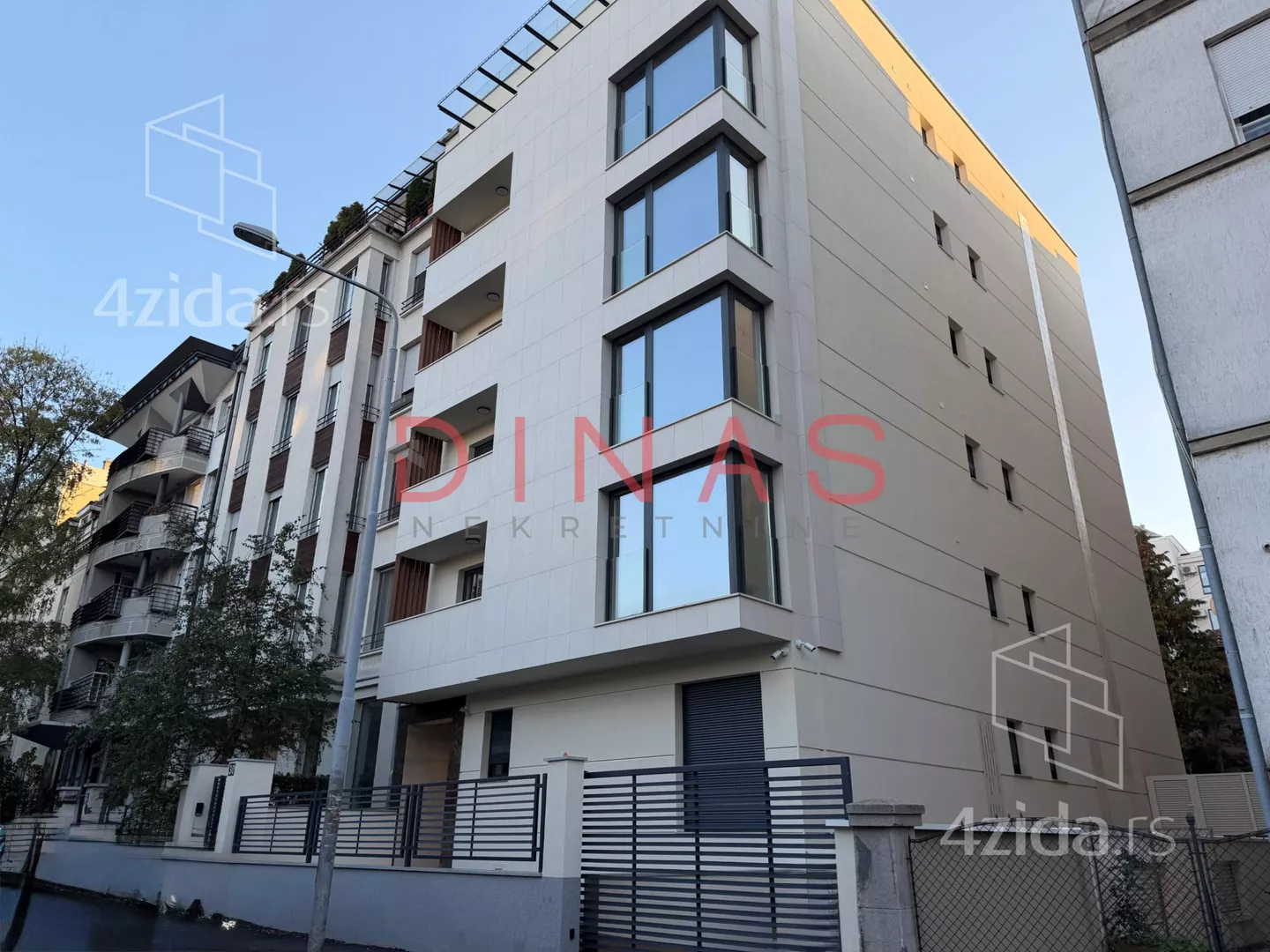 Devetosoban stan | 4zida