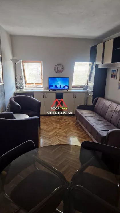 Valentina Vodnika | 4zida.rs