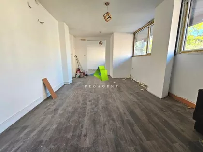 Crveni Pevac | 4zida.rs