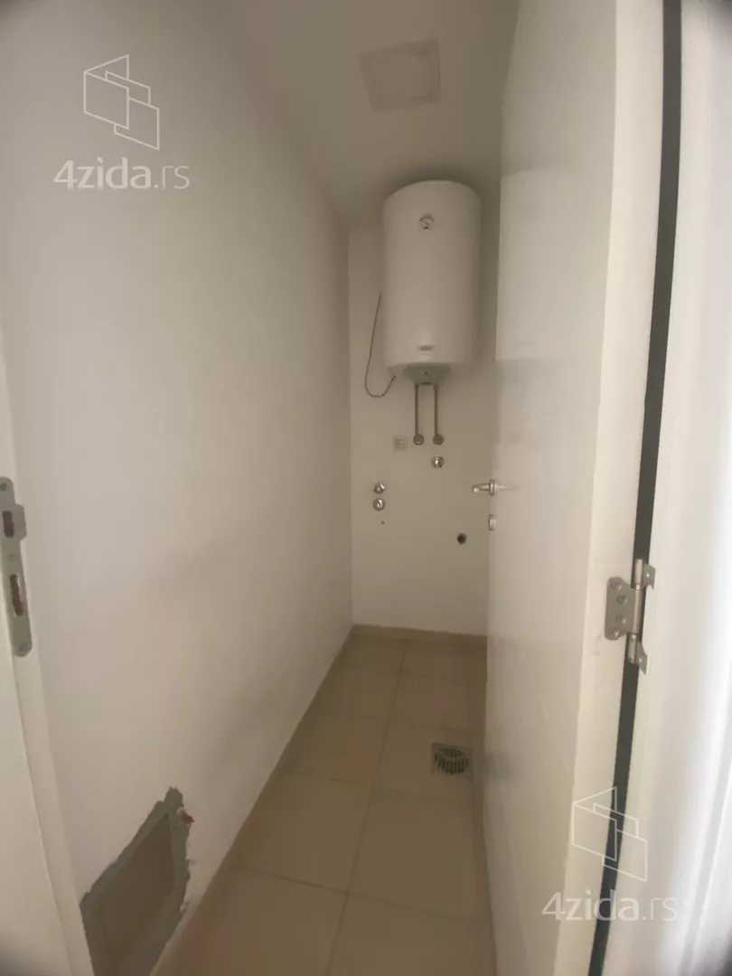 Četvoroiposoban stan | 4zida