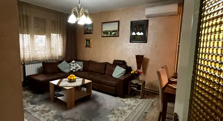 Šestosoban stan | 4zida