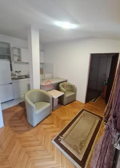 Skupština | 4zida.rs