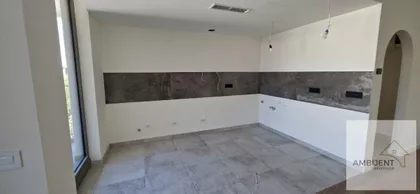 Autokomanda | 4zida.rs