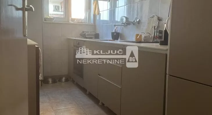 Četvoroiposoban stan | 4zida