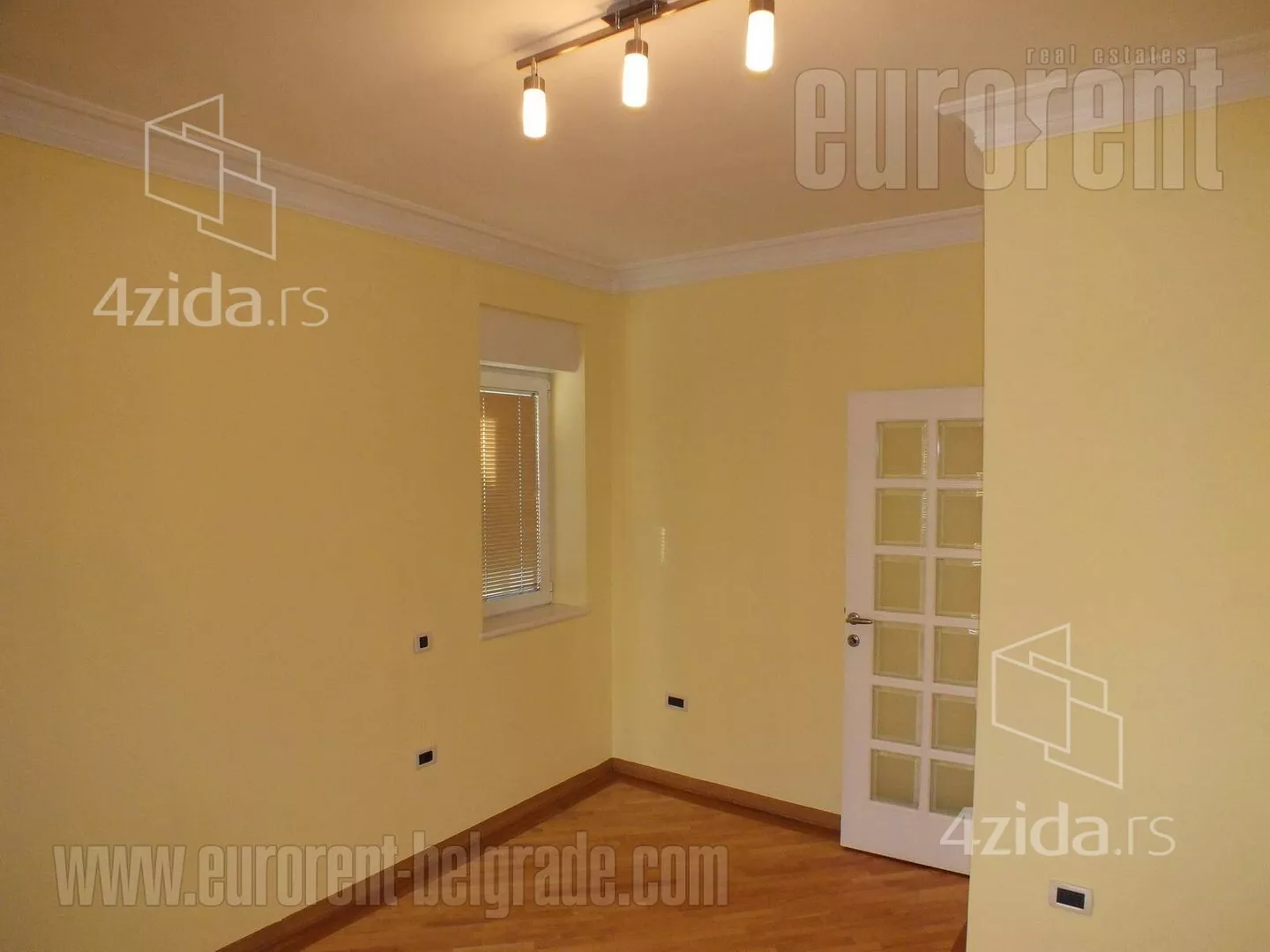 Sedmosoban stan | 4zida