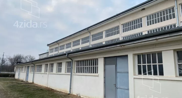 Poslovna zgrada | 4zida