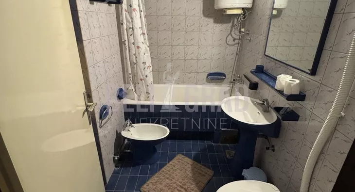 Četvoroiposoban stan | 4zida