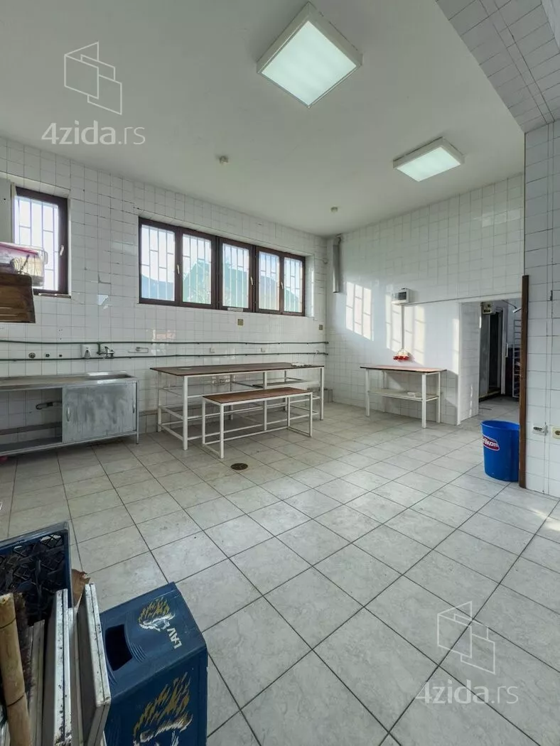 Poslovni prostor | 4zida