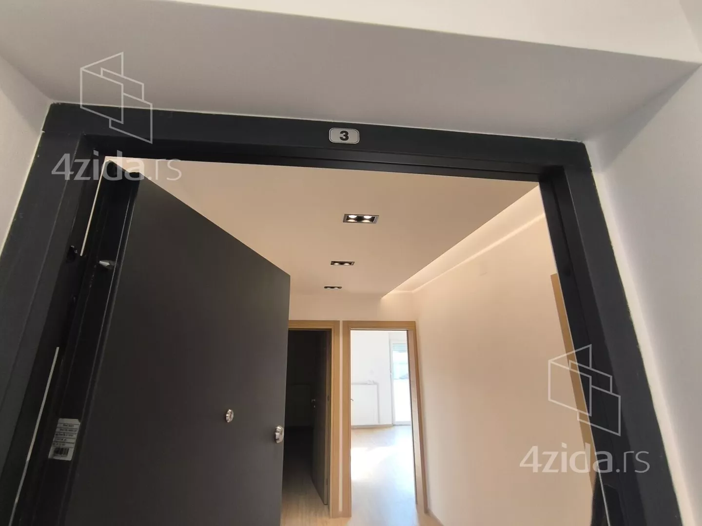 Četvorosoban stan | 4zida