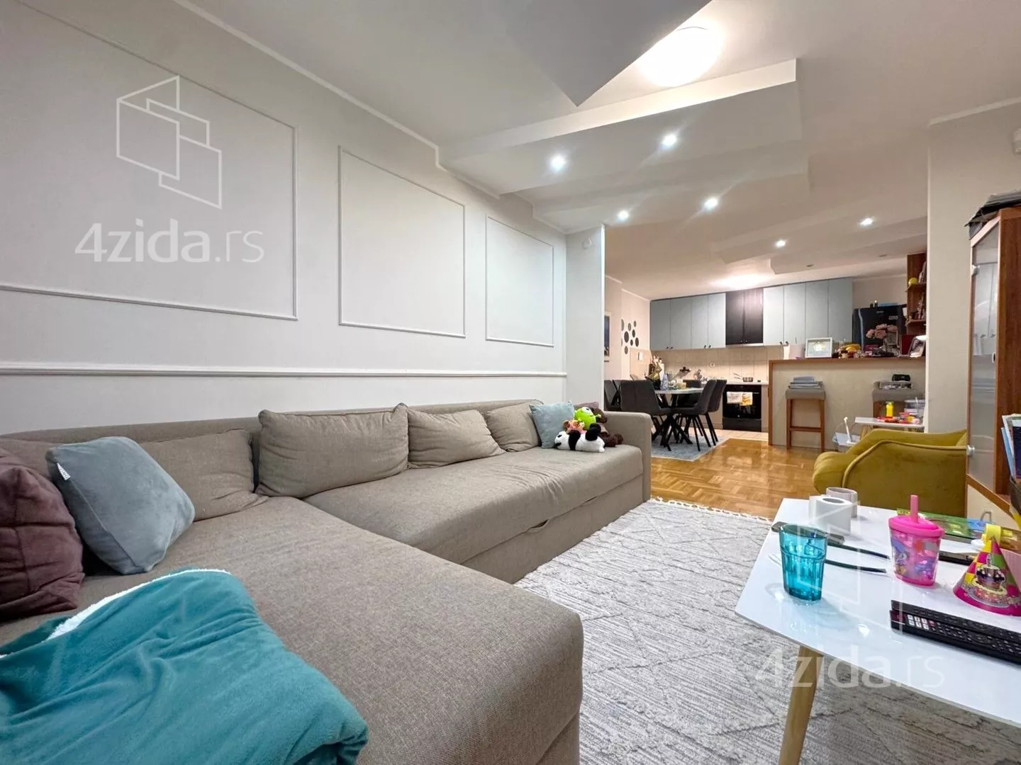 Četvorosoban stan | 4zida