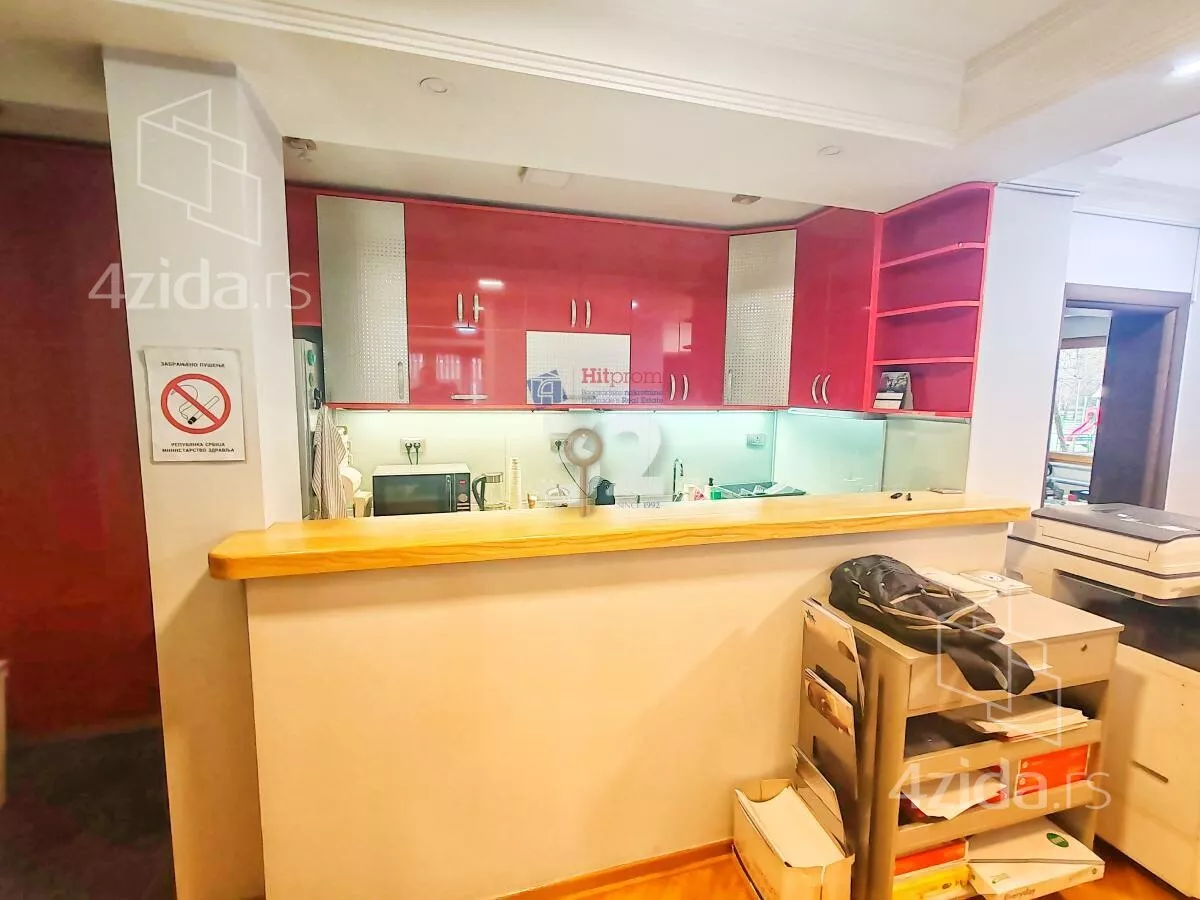 Poslovni prostor | 4zida