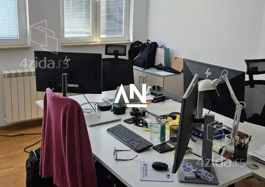 Šestosoban stan | 4zida