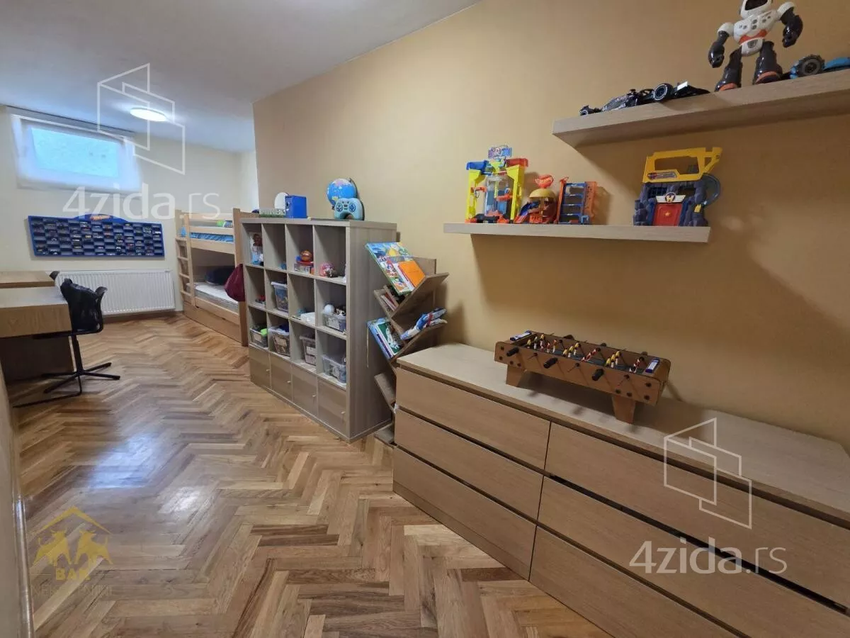 Četvorosoban stan | 4zida