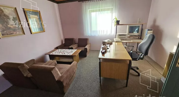 Poslovna zgrada | 4zida