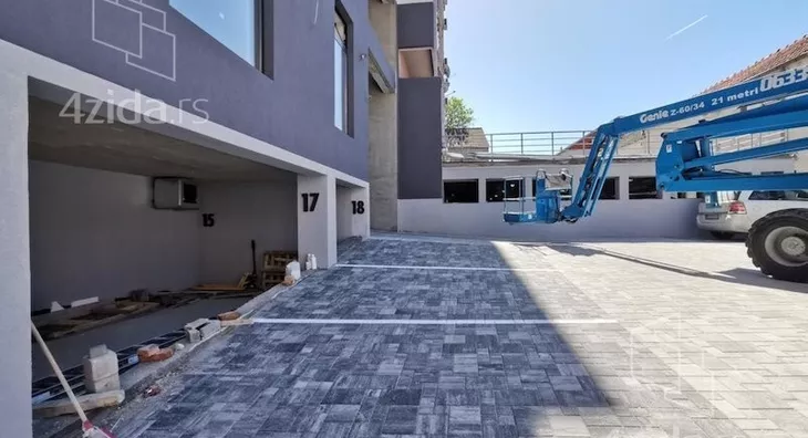 Petosoban stan | 4zida