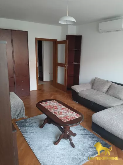 RUMENAČKA | 4zida.rs