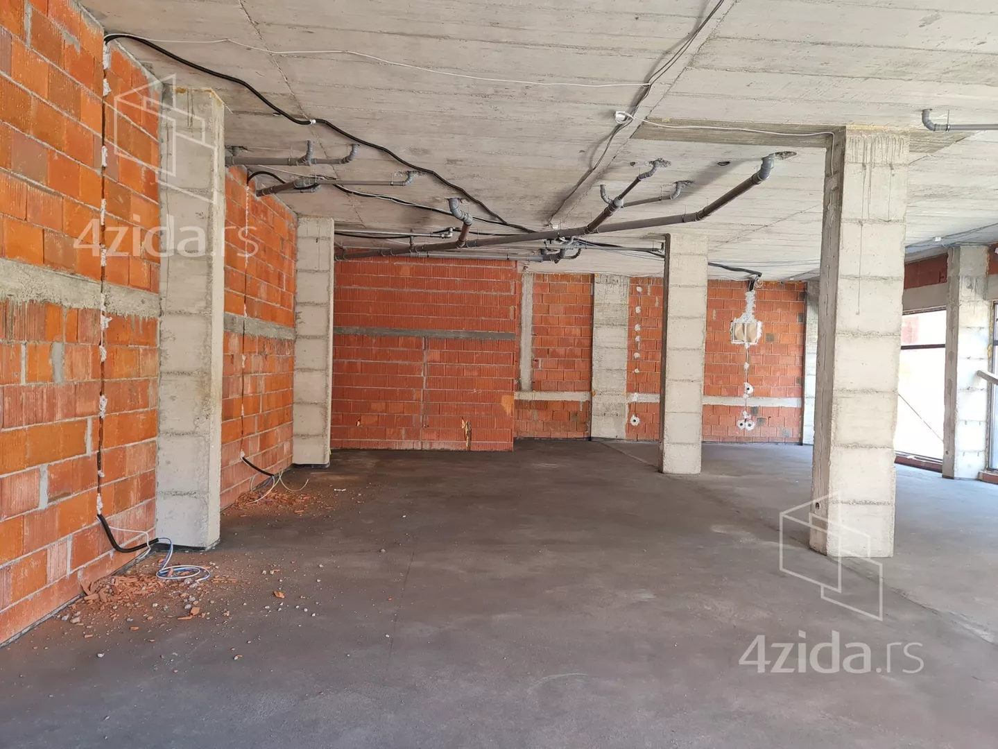 Poslovni prostor | 4zida
