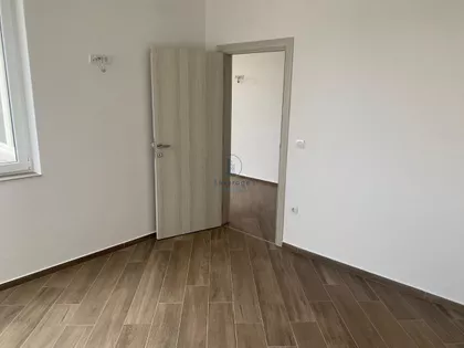 Surčinska | 4zida.rs