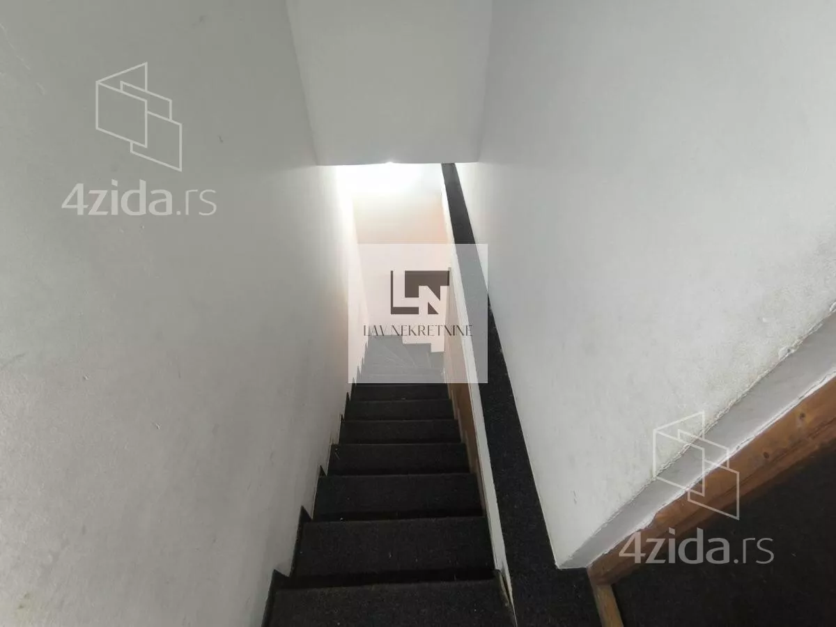 Lokal | 4zida