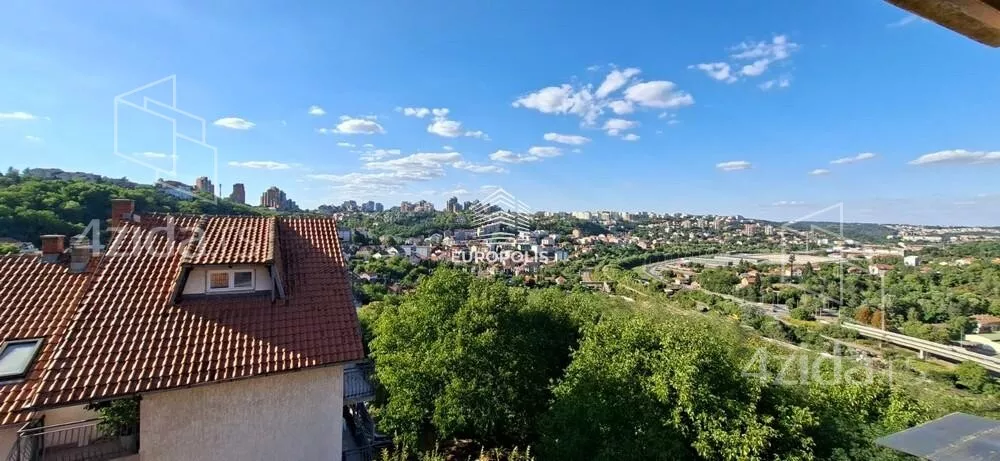 Četvoroiposoban stan | 4zida